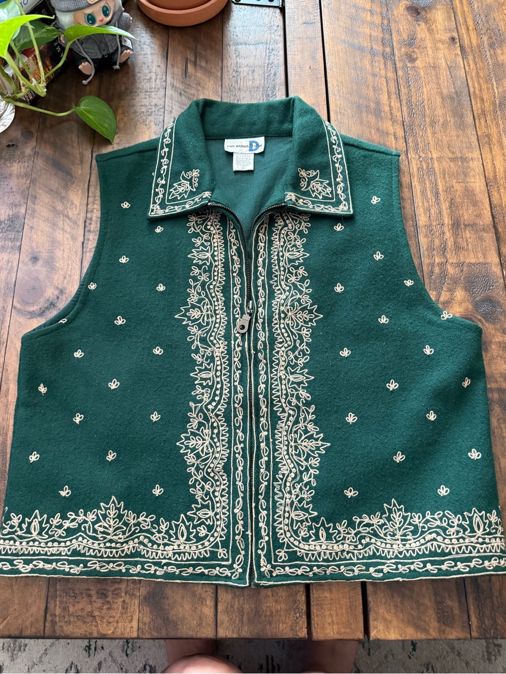 Sz Med Paul Harris Design Wool Blend Green Embroidered Button-Front Vest